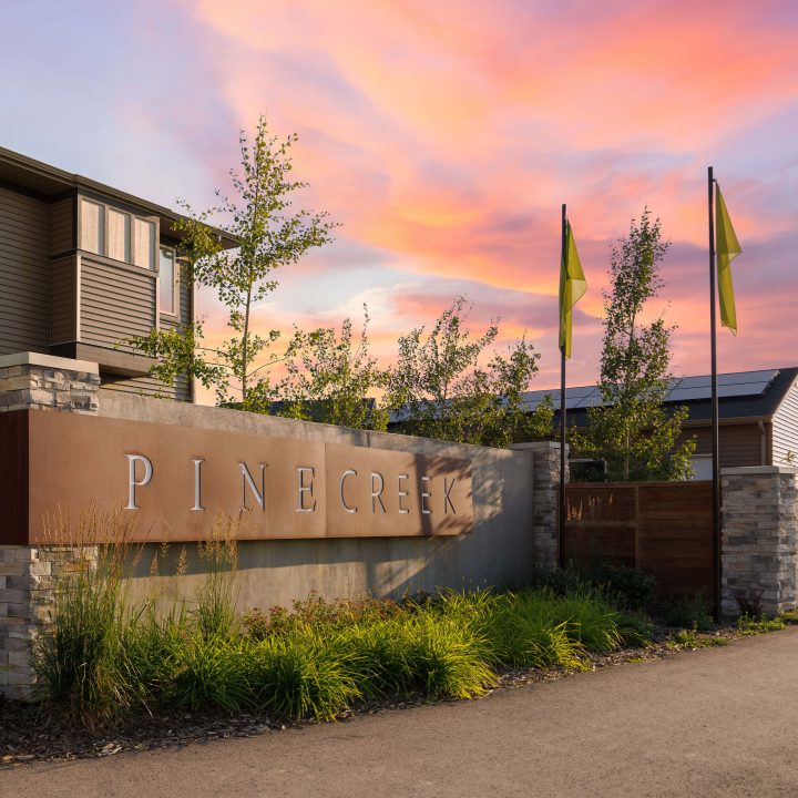 Pine Creek entry feature